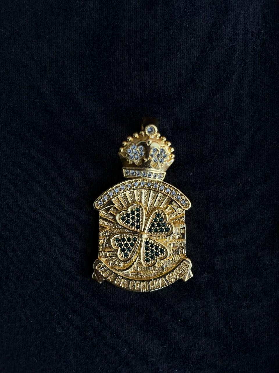 Pingente Trevo Cravejado Banhado a Ouro 18k