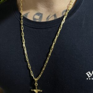 Corrente cadeado alongado 4mm com crucifixo banhada a ouro 18k