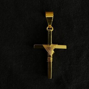 Pingente Crucifixo com Fio Tam P