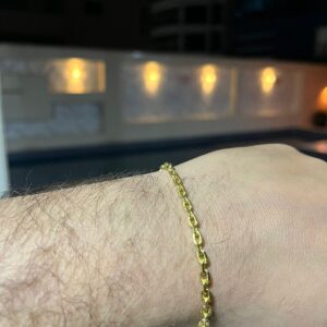 Pulseira cadeado 4mm banhada a ouro